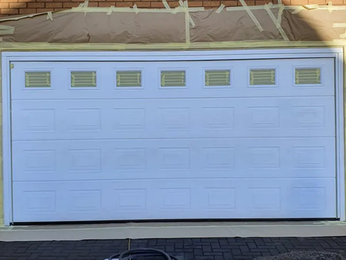 Garage Door Spray Painting, Painting Fibreglass Garage Doors