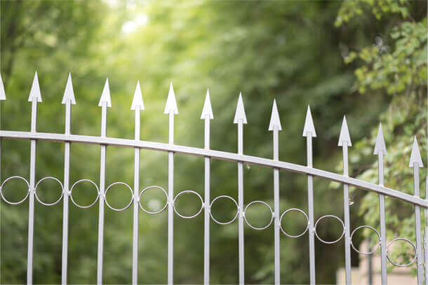 Metal gate Painting Ampthill